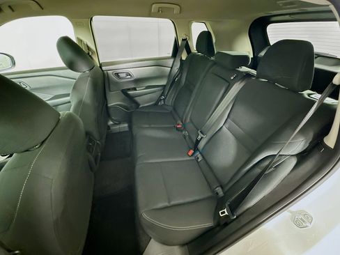 Used 2024 Nissan Rogue S AWD/4WD image 26