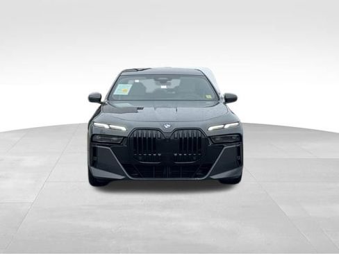 Certified 2023 BMW 760i xDrive w/ Parking Assistance Package image 13