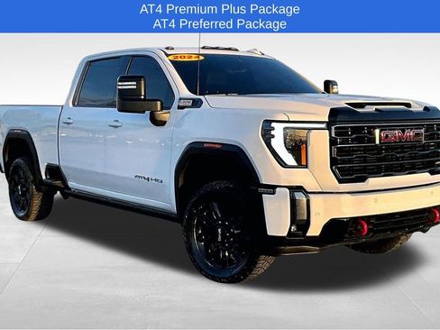 Used 2024 GMC Sierra 2500 AT4 w/ AT4 Premium Plus Package image 3