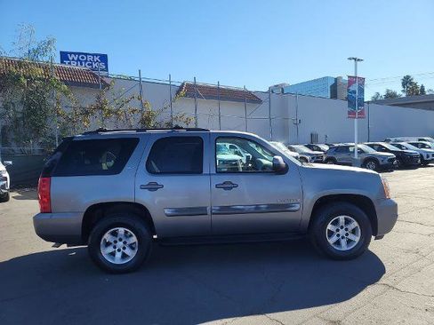 Used 2008 GMC Yukon SLT w/ SLT Preferred Equipment Group image 9