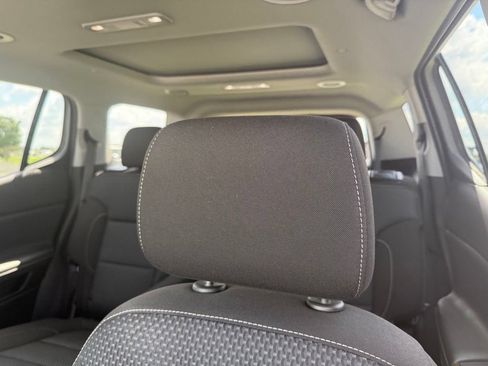 Used 2023 GMC Acadia SLE w/ Driver Convenience Package FWD image 28