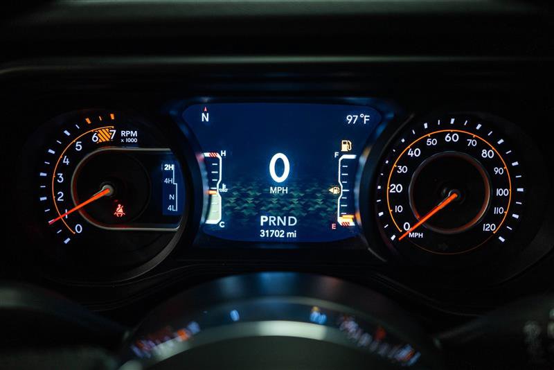 Used 2025 Jeep Wrangler Unlimited Sahara AWD/4WD image 15