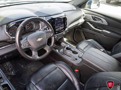 Used 2022 Chevrolet Traverse LT FWD image 19