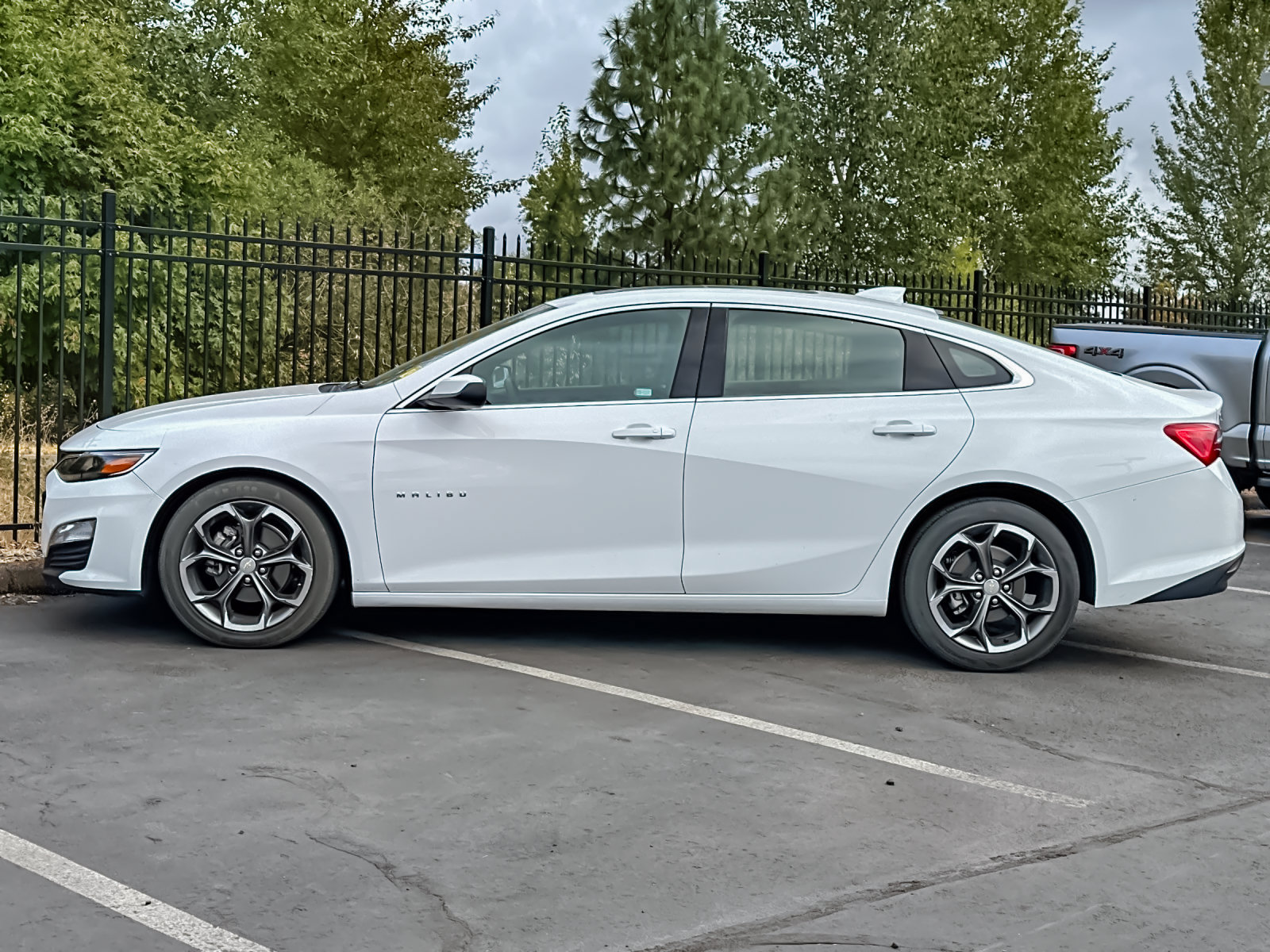 Used 2024 Chevrolet Malibu LT FWD image 7