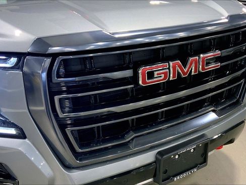Used 2023 GMC Yukon XL AT4 image 30