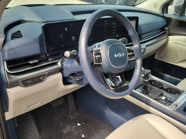 Used 2025 Kia Carnival SX Prestige FWD image 19