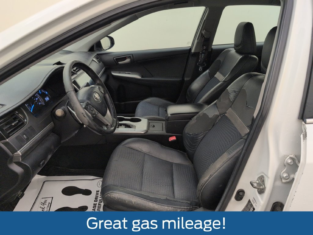 Used 2013 Toyota Camry SE FWD image 4