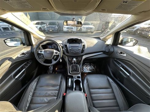 Certified 2017 Ford C-MAX Energi SE w/ Equipment Group 402A image 3