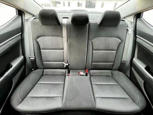 Used 2017 Hyundai Elantra Value Edition w/ Cargo Package image 27