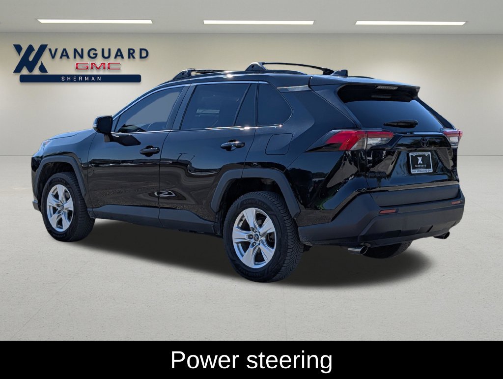 Used 2020 Toyota RAV4 XLE w/ XLE Grade Weather Package AWD/4WD image 4