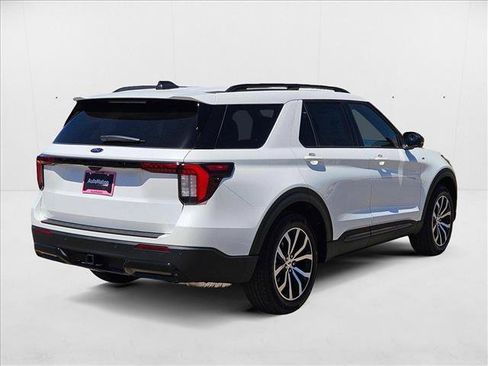 New 2025 Ford Explorer ST-Line image 2