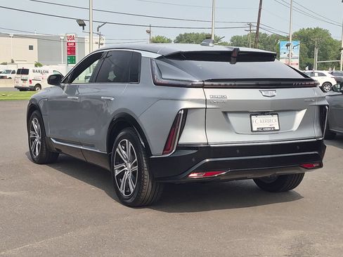 Certified 2024 Cadillac Lyriq Luxury AWD/4WD image 5
