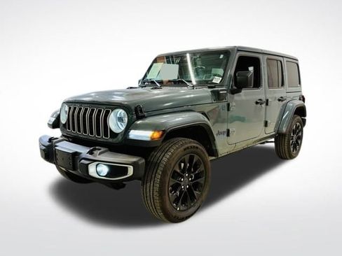 Used 2025 Jeep Wrangler Unlimited Sahara w/ Safety Group image 2