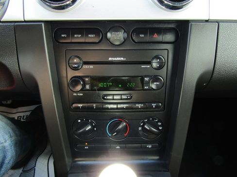 Used 2006 Ford Mustang GT RWD image 19