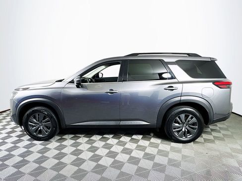 Used 2024 Nissan Pathfinder SV FWD image 4