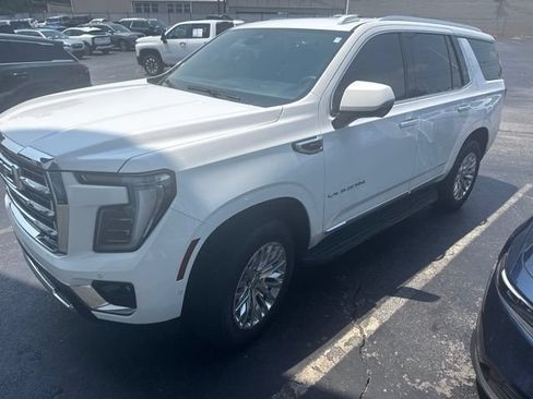 Used 2025 GMC Yukon Elevation AWD/4WD image 1