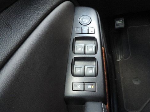 Used 2019 Chevrolet Suburban Premier image 24