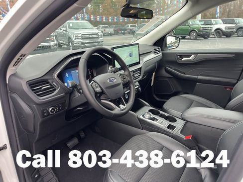 New 2026 Ford Escape SE image 6