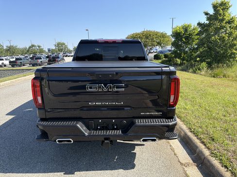 Certified 2025 GMC Sierra 1500 Denali Ultimate AWD/4WD image 9