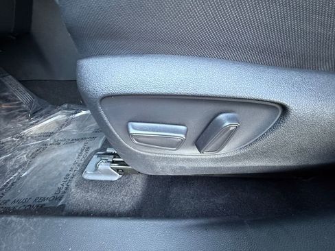 Used 2024 Toyota Highlander LE image 10