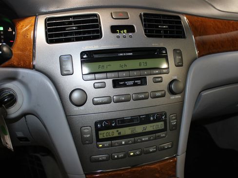 Used 2005 Lexus ES 330 FWD image 17
