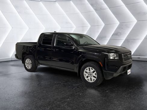 Used 2022 Nissan Frontier SV w/ Technology Package image 1