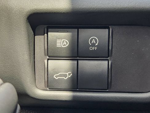 Used 2023 Toyota Highlander XLE FWD image 25