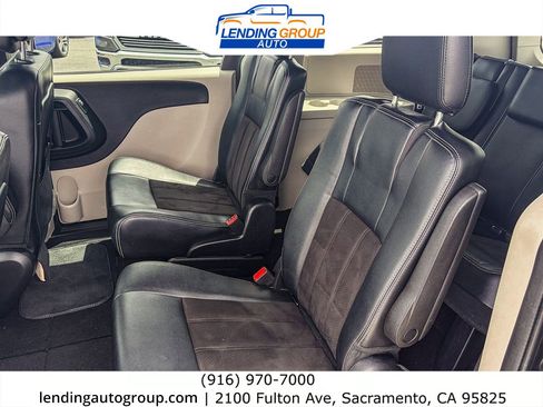 Used 2019 Dodge Grand Caravan SXT FWD image 17