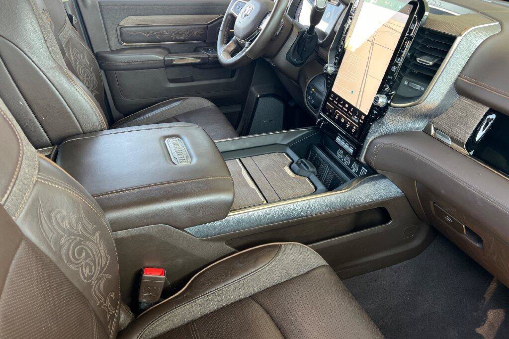 Used 2025 RAM 2500 Limited AWD/4WD image 15