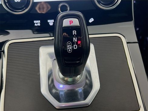 Used 2022 Land Rover Range Rover Evoque R-Dynamic SE image 17