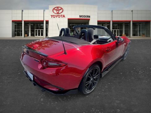 Used 2025 MAZDA MX-5 Miata Club RWD image 5