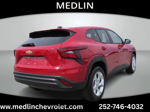 New 2026 Chevrolet Trax LS FWD image 8