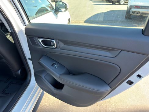 Used 2024 Honda Civic EX-L image 9