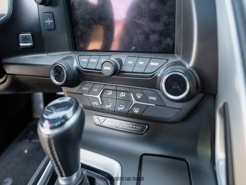 Used 2019 Chevrolet Corvette Stingray Coupe w/ Carbon Flash Badge Package image 60