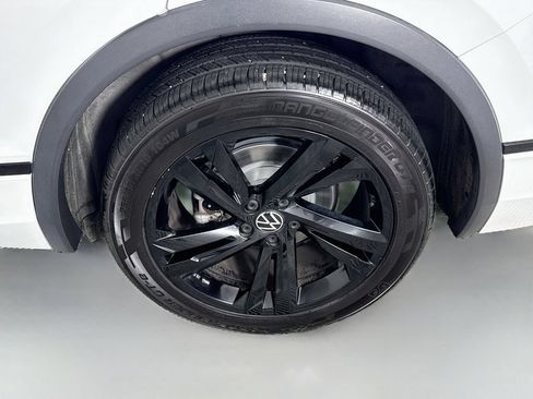 Used 2023 Volkswagen Tiguan SE R-Line FWD image 25