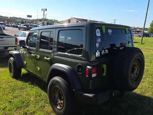 Used 2023 Jeep Wrangler Unlimited Sport w/ Sun And Sound Package AWD/4WD image 4