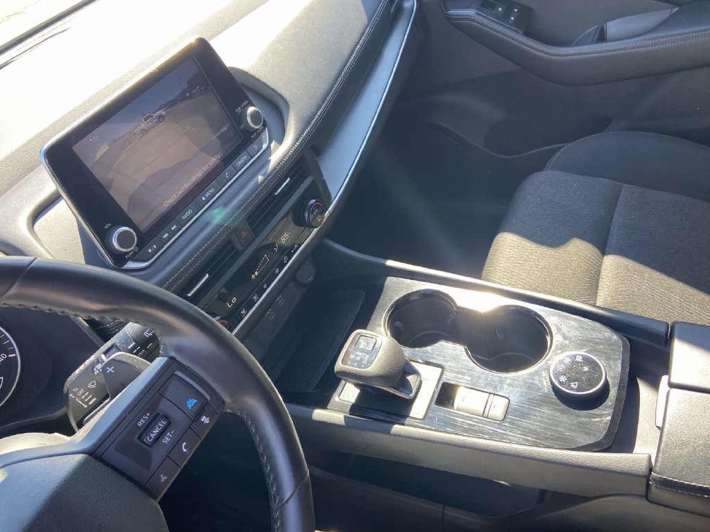 Used 2025 Nissan Rogue SV AWD/4WD image 21