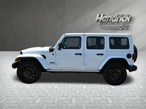Used 2025 Jeep Wrangler Sahara w/ Safety Group image 9