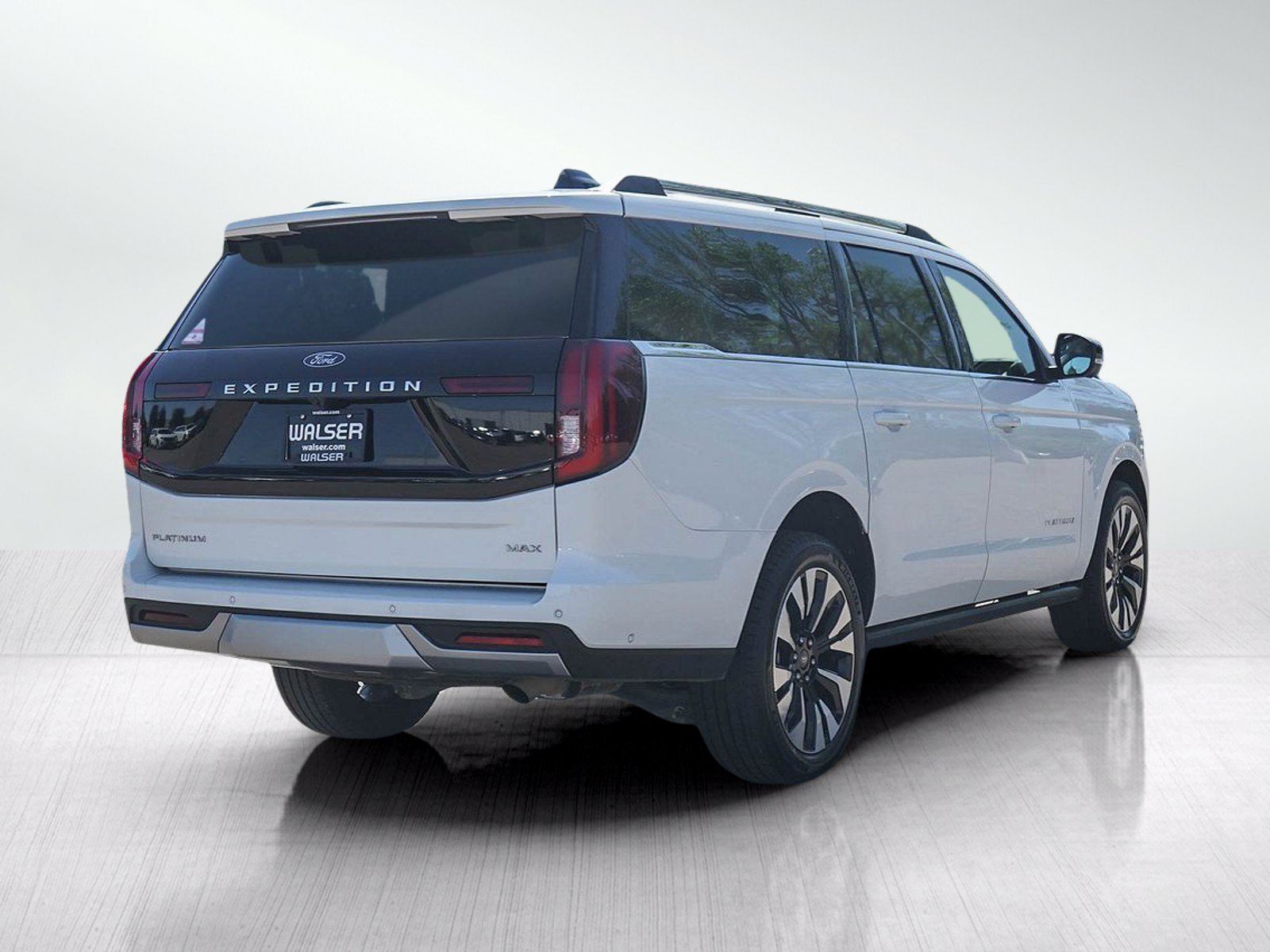 Used 2025 Ford Expedition Max Platinum w/ Driver's Package AWD/4WD image 5