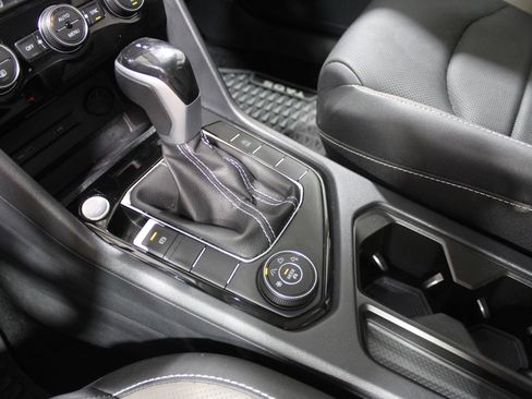 Used 2024 Volkswagen Taos SEL image 17