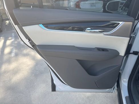 Used 2020 Cadillac XT6 Premium Luxury FWD image 18