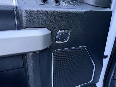 Used 2018 Ford F150 Lariat image 11