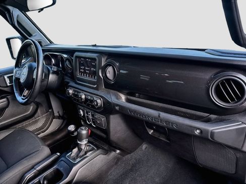 Certified 2022 Jeep Wrangler Unlimited Sport AWD/4WD image 32