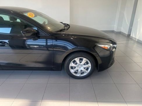 Used 2018 MAZDA MAZDA3 Sport FWD image 11