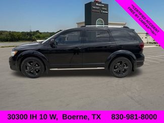Used 2019 Dodge Journey Crossroad w/ Nav & Sun Group FWD video 1