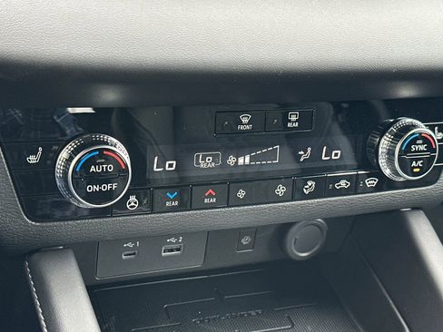 New 2025 Mitsubishi Outlander SEL image 20