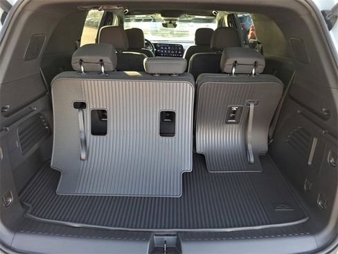 Used 2026 Chevrolet Traverse LT w/ Midnight/Sport Edition image 27