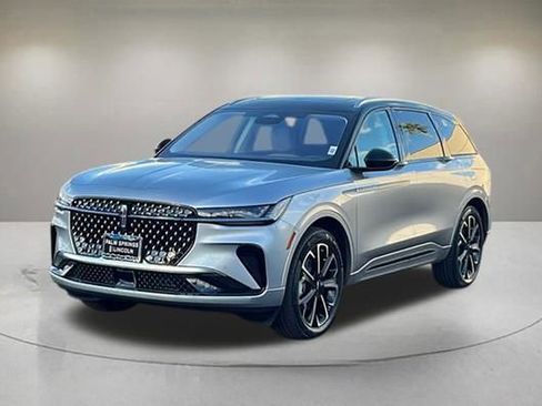 New 2026 Lincoln Nautilus Reserve image 2