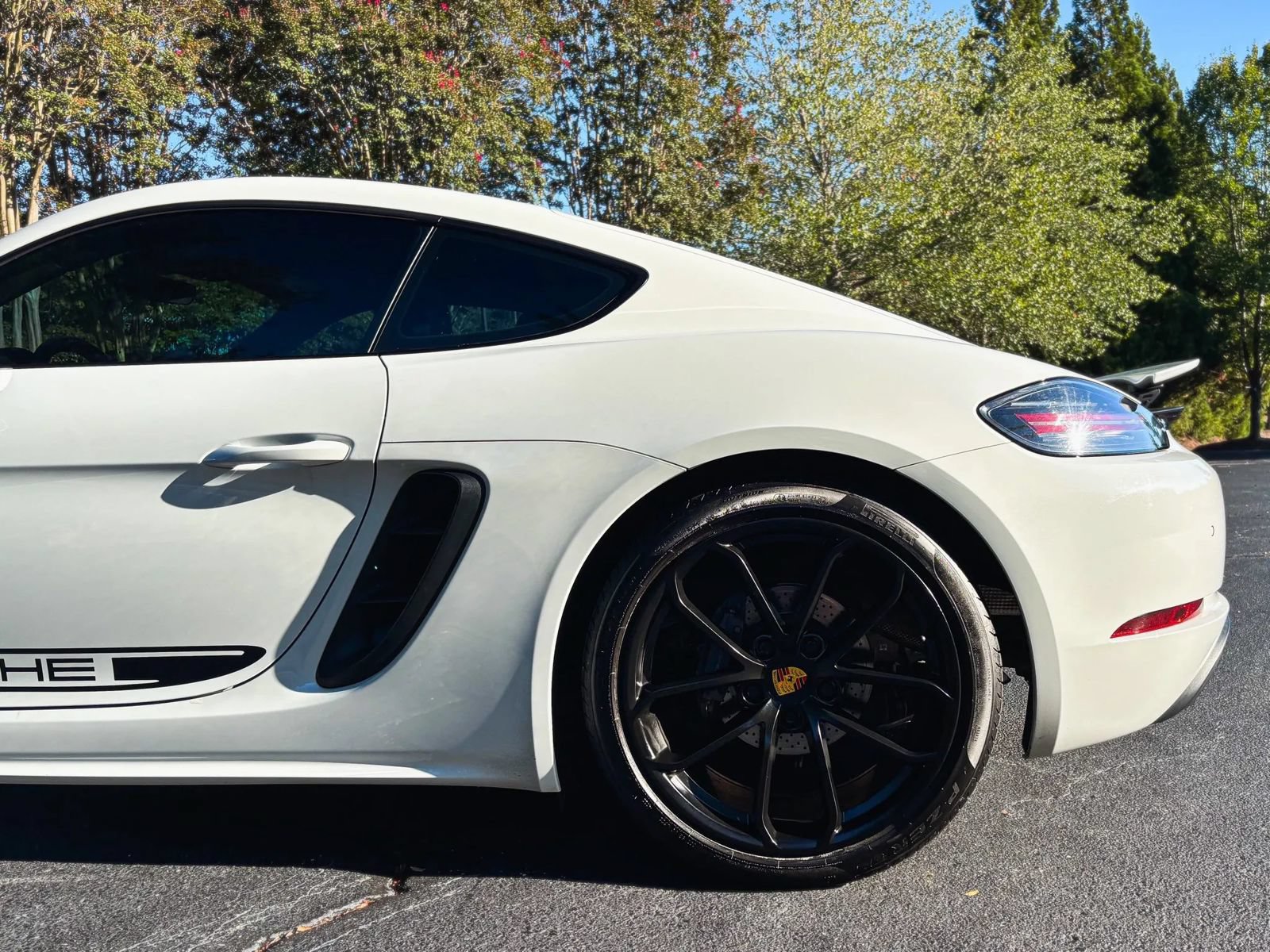 Used 2018 Porsche 718 Cayman RWD image 7