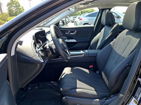 Used 2025 Mercedes-Benz E 350 4MATIC Sedan image 13